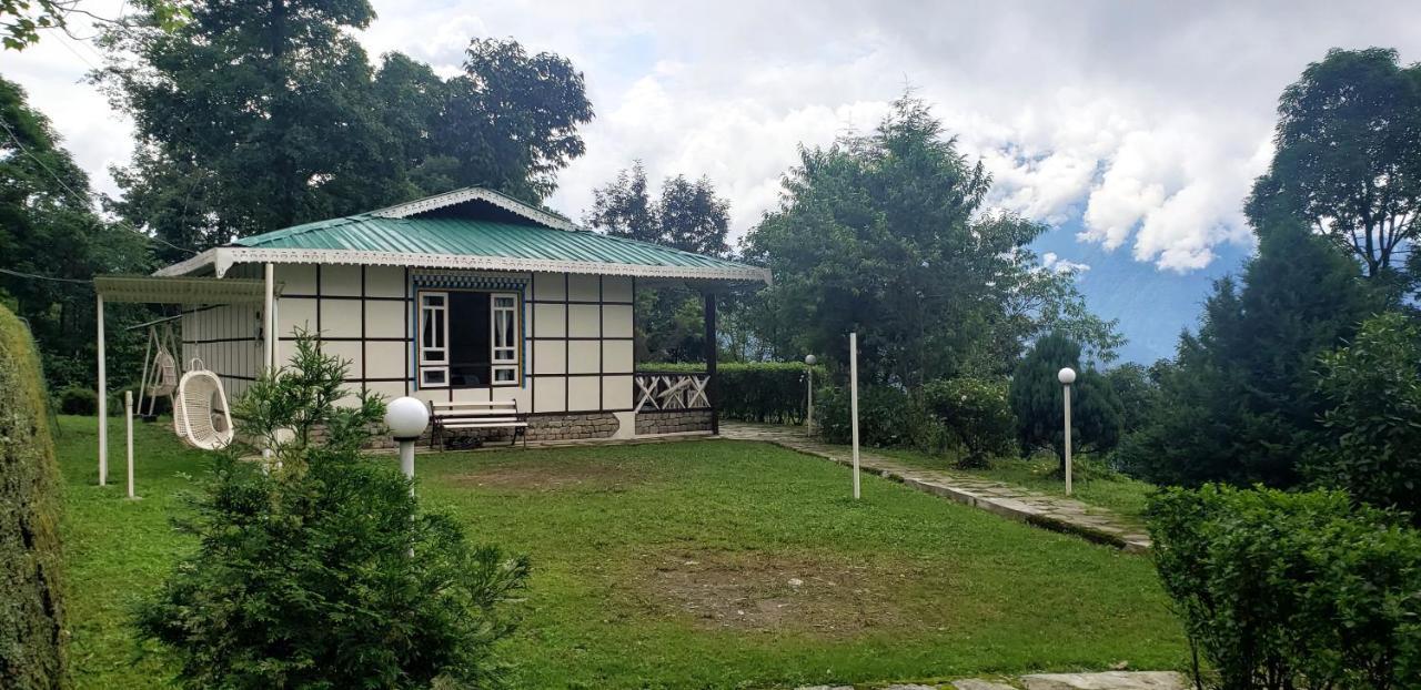 The Nettle And Fern Farmstay Pelling Exterior foto